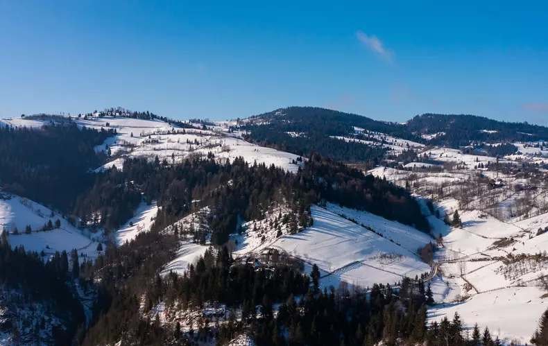 ROventura-Kanal-D.-George-Mihai-si-Andreea-Stravoiu-ajung-in-locuri-de-basm-din-Tara-Motilor-1