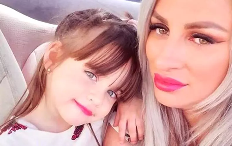 Sanziana-Buruiana-copil-intro