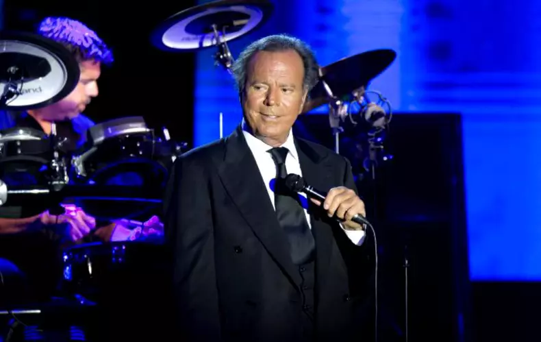 Julio-Iglesias-4