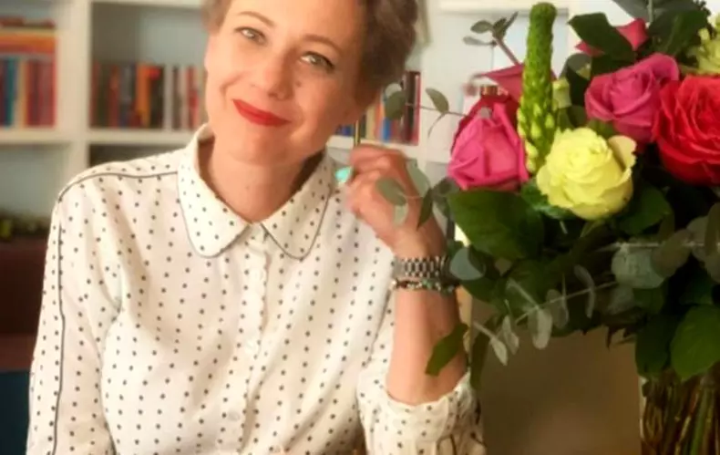 Mirela-Oprisor-Aspirina-din-Las-Fierbinti-intro