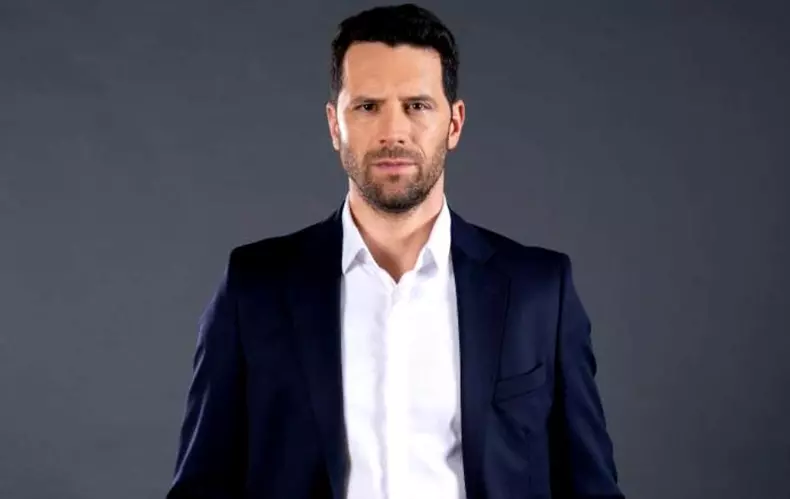 Adi-Nartea-din-Vlad-INTRO