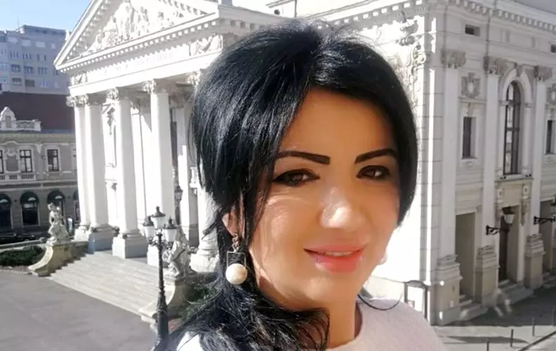 Adriana-Bahmuteanu-2