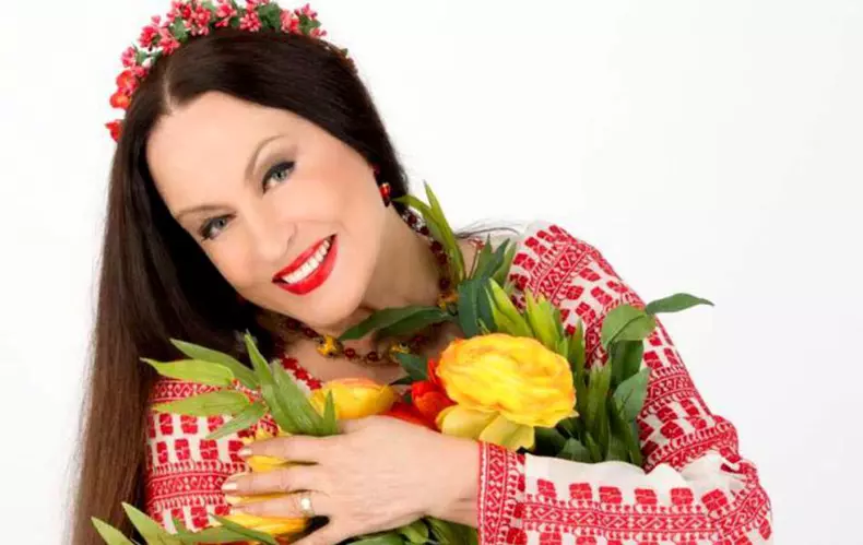 Maria-Dragomiroiu-cantareata