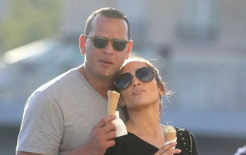 Jennifer-Lopez-Alex-Rodriguez-6