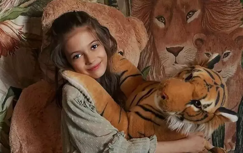 Mikaela-fiica-Iuliei-Albu-2-1