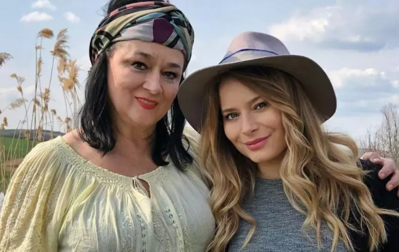 laura casoi mama