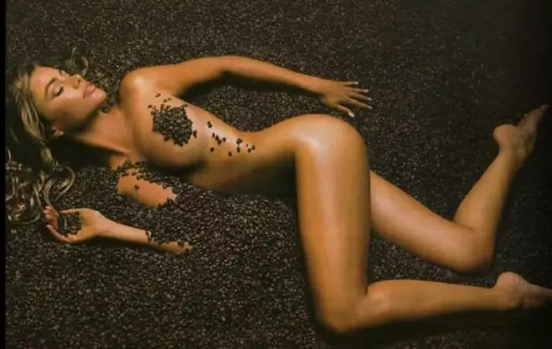 La-49-de-ani-actrita-Sofia-Vergara-a-pozat-nud.-Care-a-fost-motivul-1