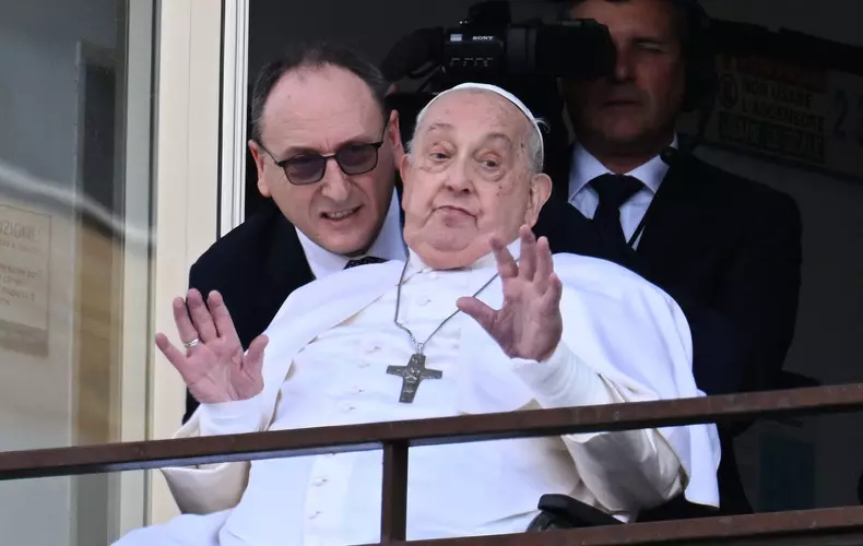 Pope Francis Greets Crowds Before Discharge From Hospital  - Rome