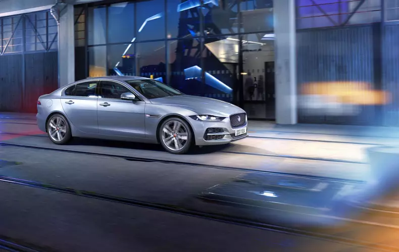 Jaguar XE facelift 022