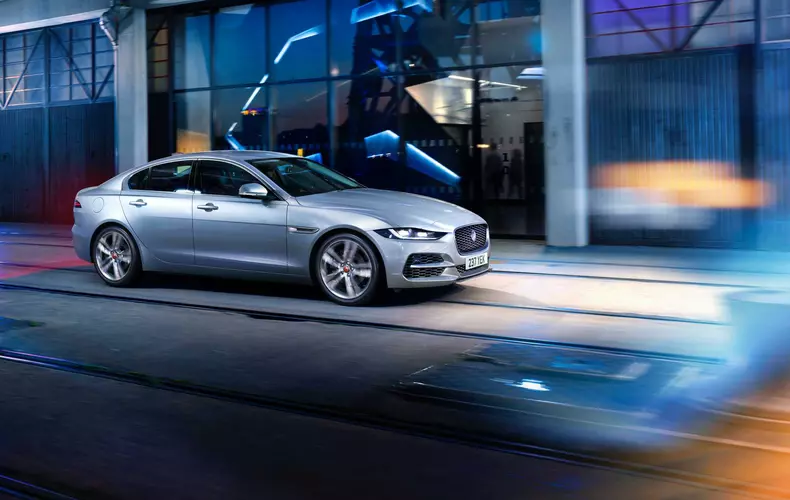 Jaguar XE facelift noutati 9