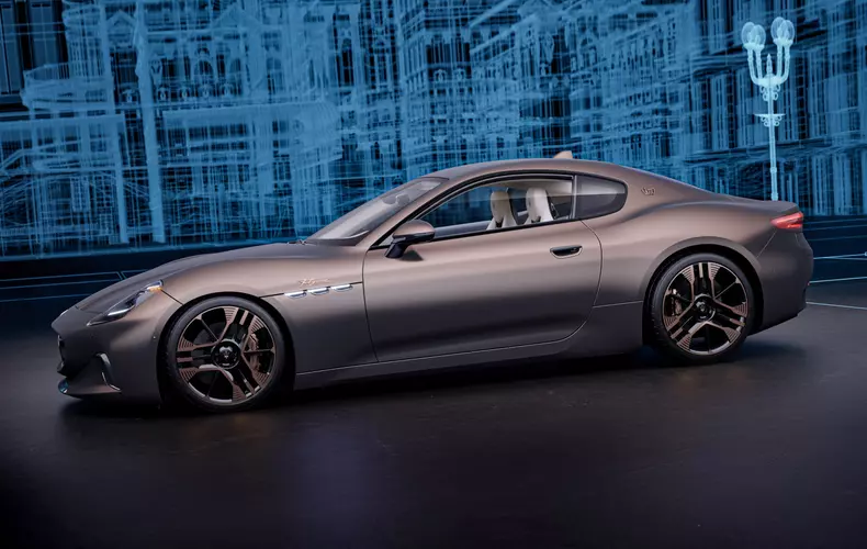 Small-25215-06-maserati-granturismo-110-anniversario-rame-folgore