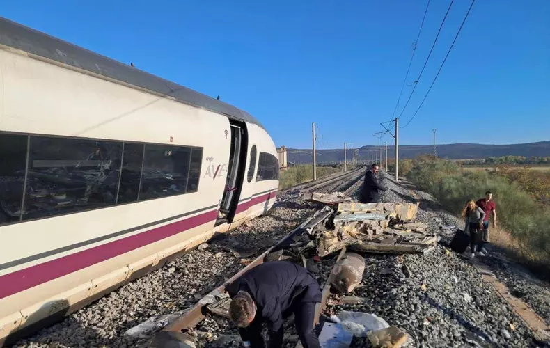 Spain: New train accident: an Iryo and a AVE train collide near Urda (Toledo), Wednesday, October 28, 2026