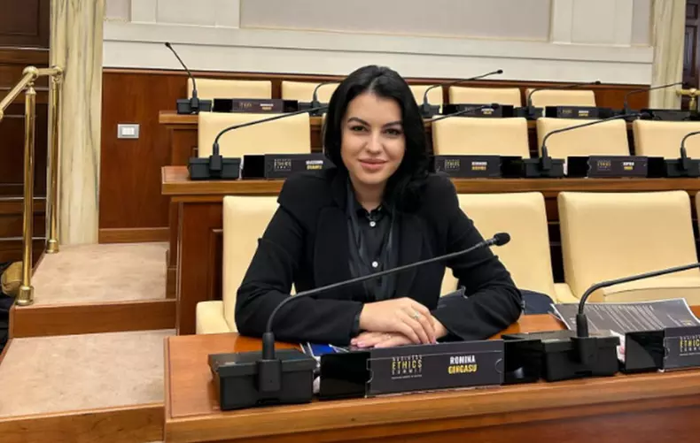 romina-gingasu-sotie-ferrari-vatican-839908