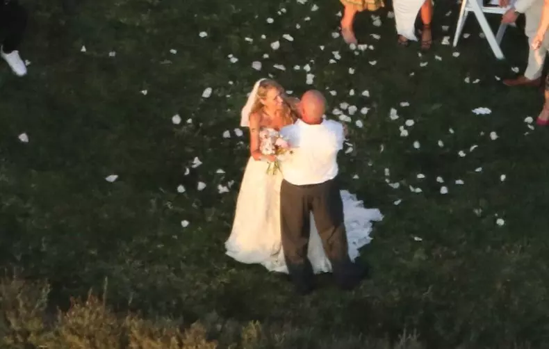 Tish Cyrus s-a căsătorit cu Dominic Purcell
