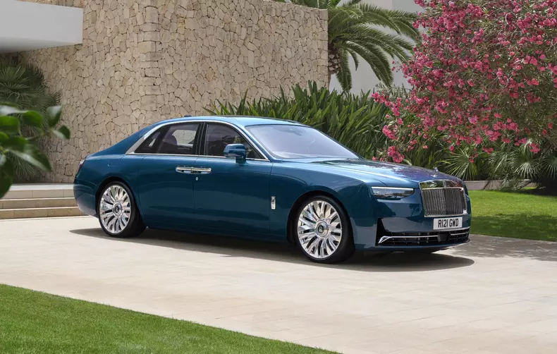 P90572204_highRes_rolls-royce-ghost-se