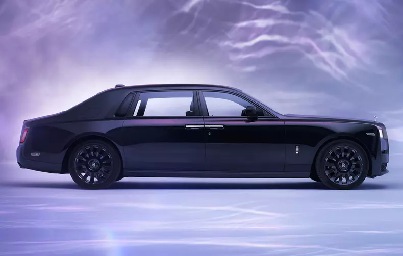 web_P90497168_highRes_phantom-syntopia-rol