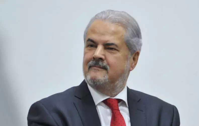 Adrian Nastase pensie