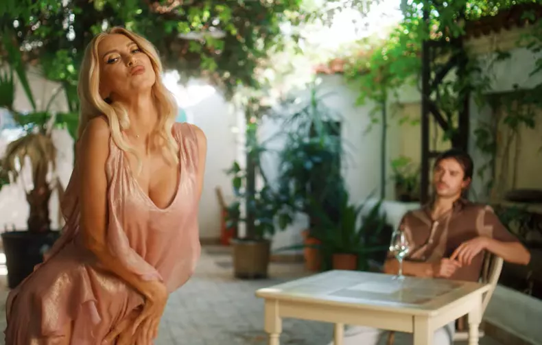 andreea-balan-barbat-misterios-6