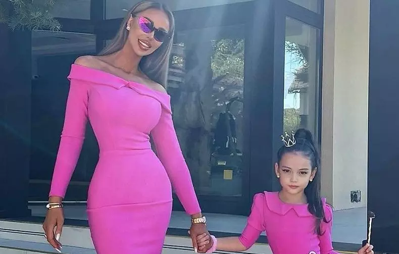 bianca-dragusanu-i-a-vopsit-parul-fiicei-sale-de-doar-6-ani-zstie-exact-ce-vrea_8_1_size24