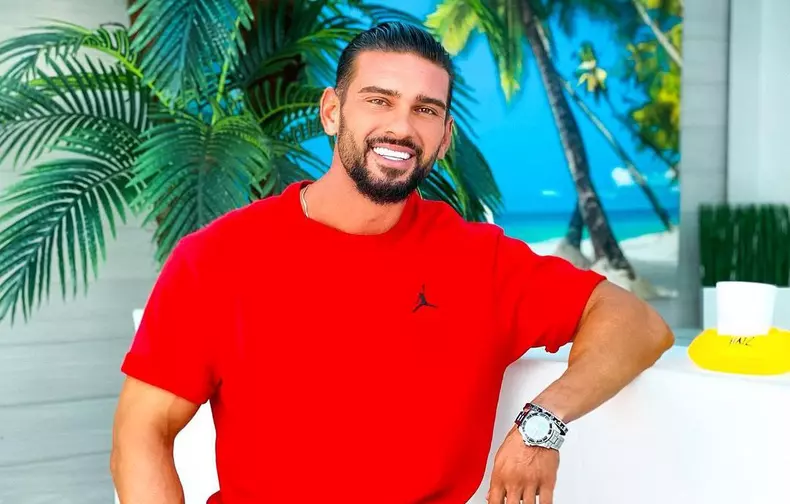 Cât de mult l-a ajutat pe Dorian Popa aspectul fizic în carieră