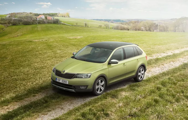 2015 skoda rapid spaceback scoutline (1)