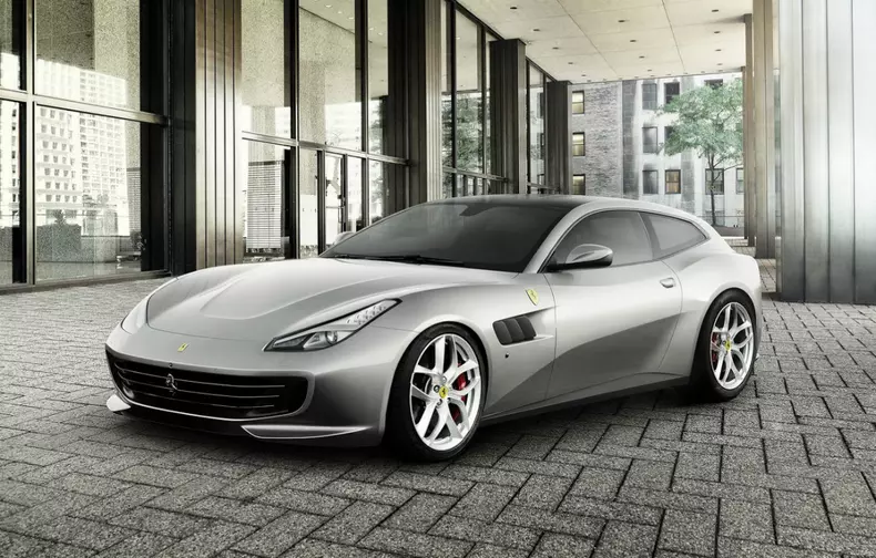 2016-ferrari-gtc4-lusso-t