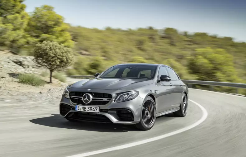 2017-mercedes-amg-e63-s-36