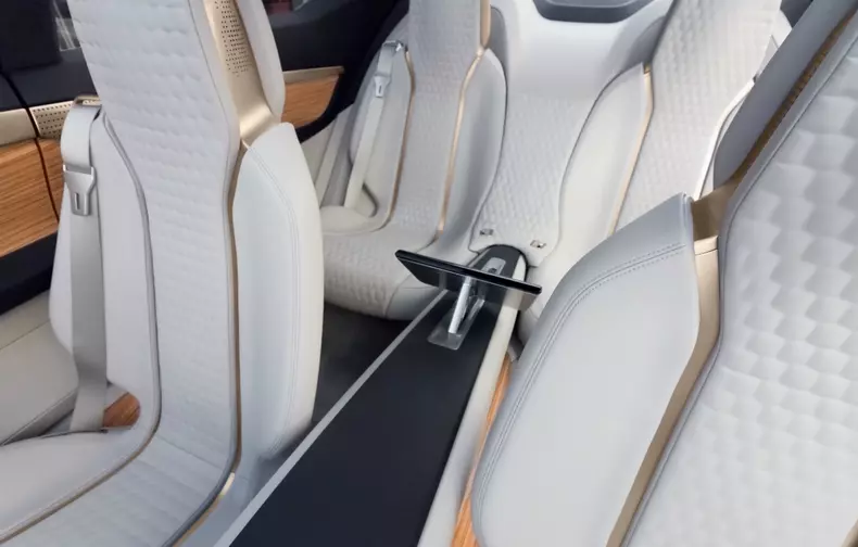 2017-nissan-vmotion-2-0-concept-detroit-14