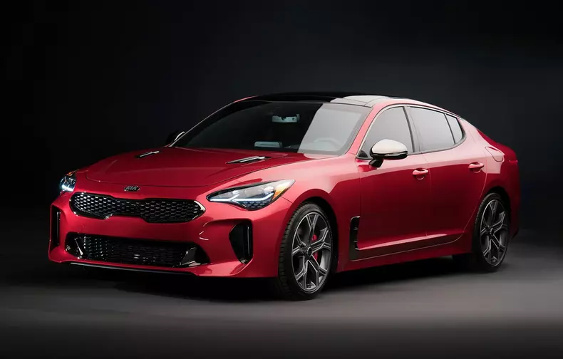 2017-kia-stinger-gt-10