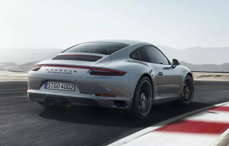 2017-porsche-911-gts-detroit-2017-15