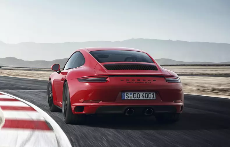 2017-porsche-911-gts-detroit-2017-5