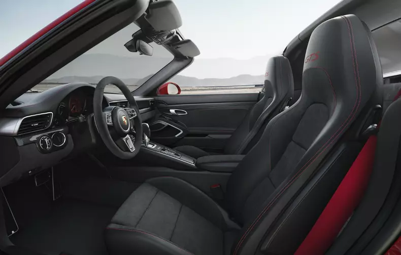 2017-porsche-911-gts-detroit-2017-7