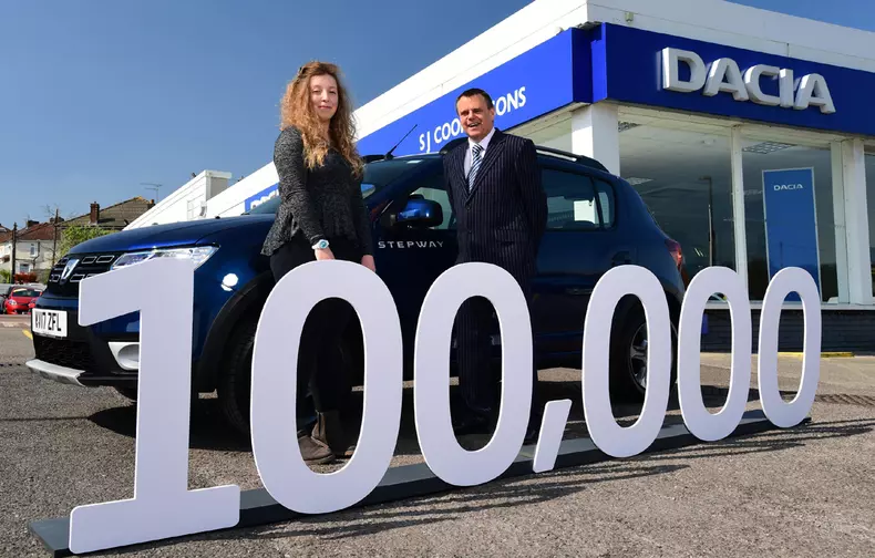 dacia 100.000 marea britanie