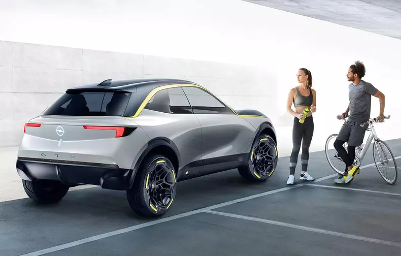 Opel GT X Experimental Concept 01