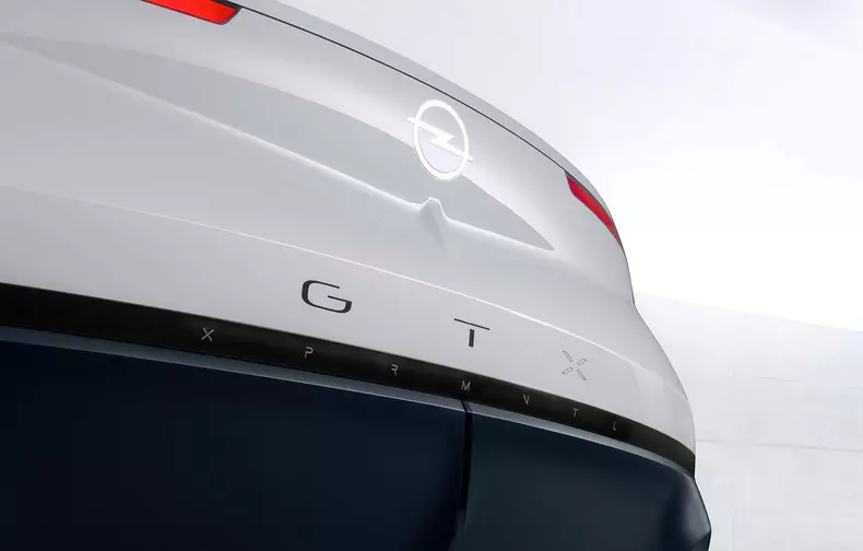 Opel GT X Experimental Concept 02