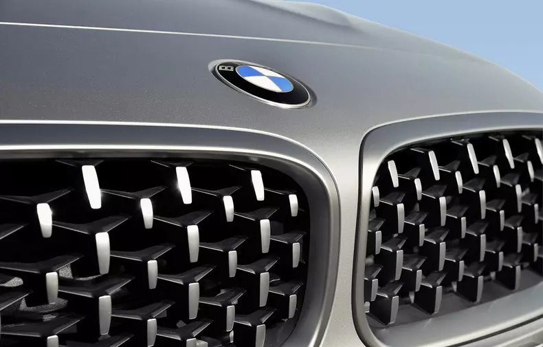 BMW Z4 este disponibil cu trei motoare 02