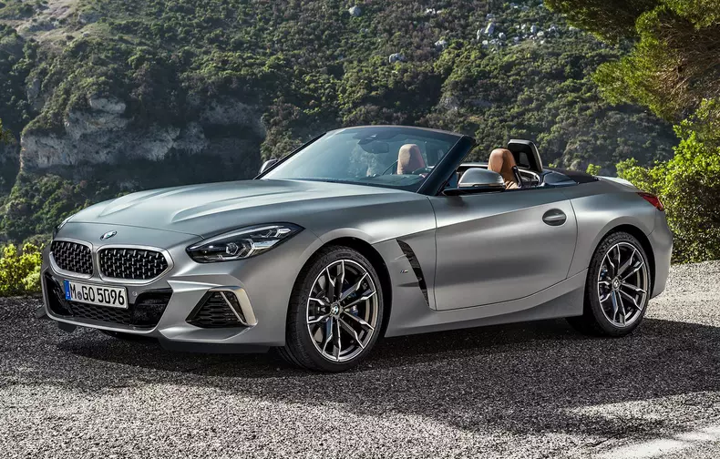 BMW Z4 este disponibil cu trei motoare 03