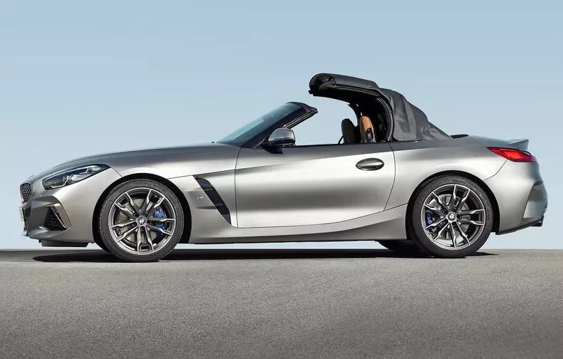 BMW Z4 este disponibil cu trei motoare 04