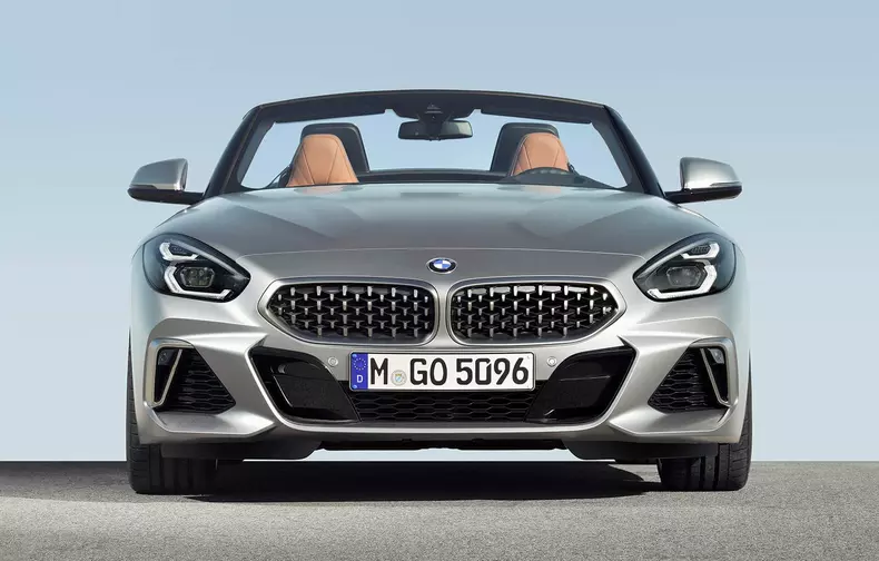 BMW Z4 este disponibil cu trei motoare 09