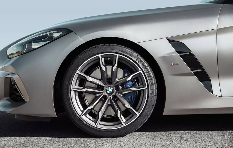 BMW Z4 este disponibil cu trei motoare 16