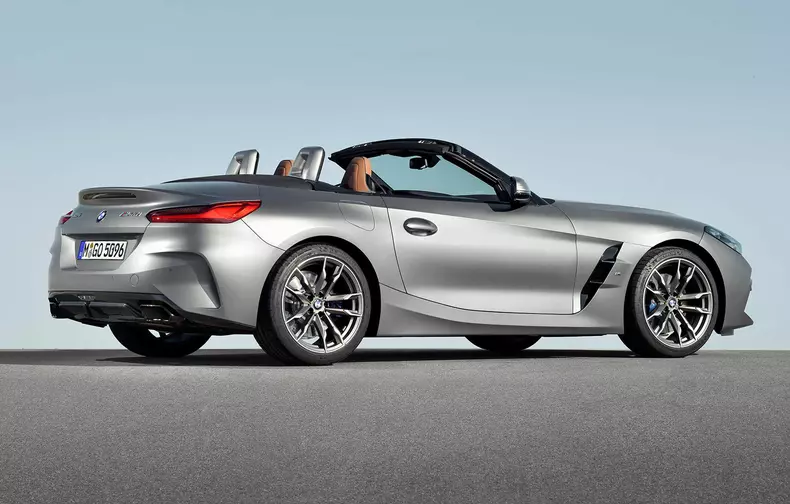 BMW Z4 este disponibil cu trei motoare 17