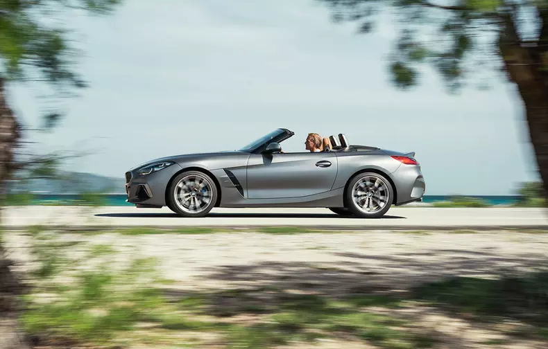 BMW Z4 este disponibil cu trei motoare 38