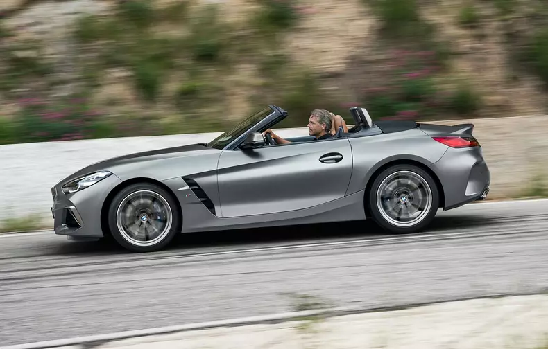 BMW Z4 este disponibil cu trei motoare 40