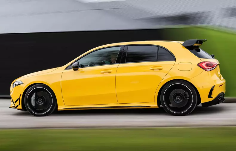 Mercedes-AMG A35 4Matic 13