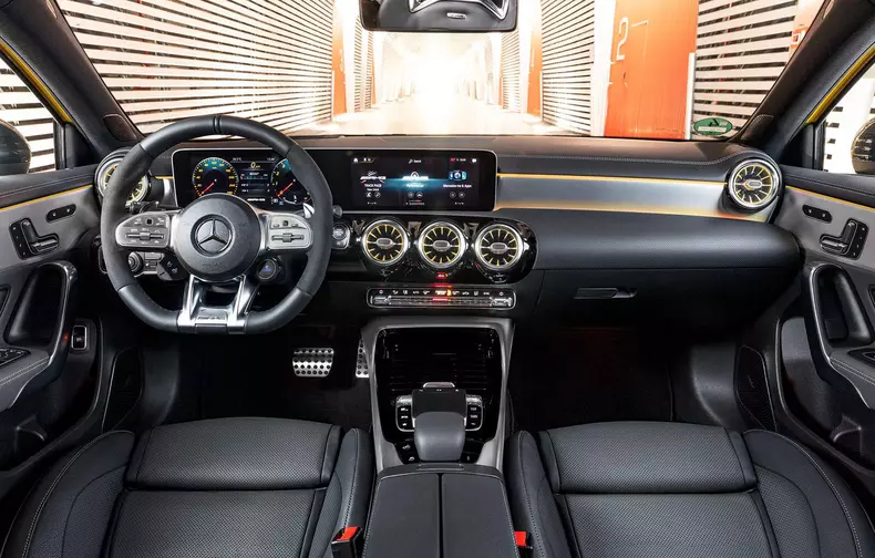 Mercedes-AMG A35 4Matic 19