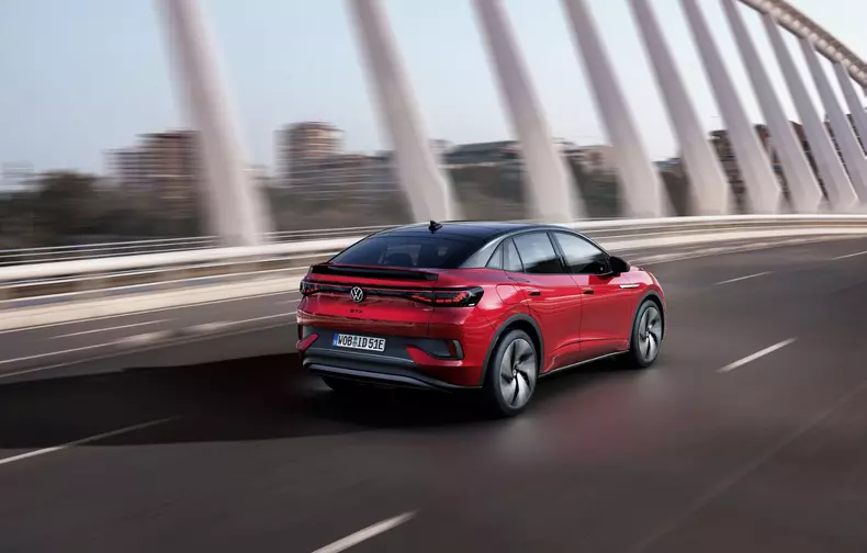 VW ID5 SUV 4