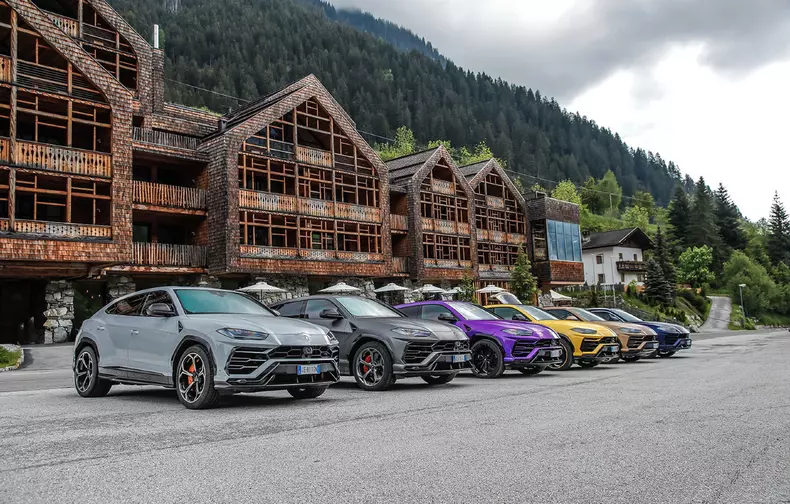 20000 Lamborghini Urus 5