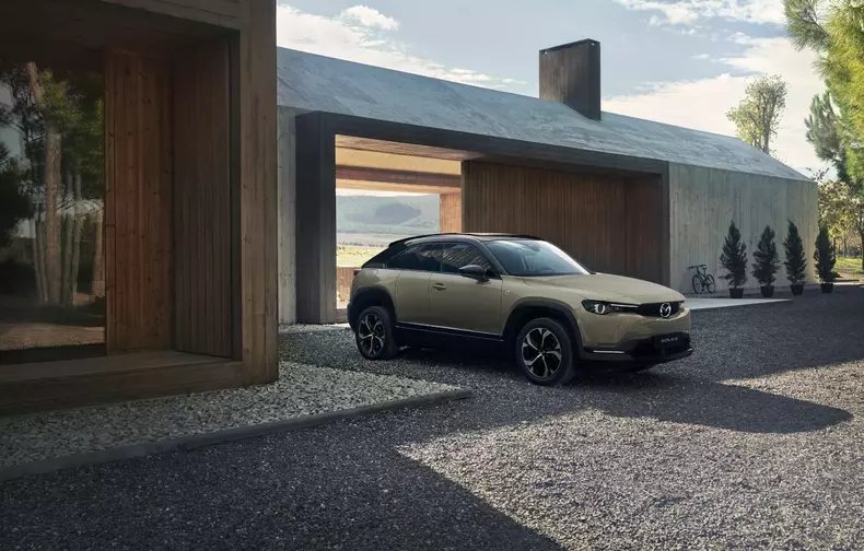 Mazda MX-30 motor rotativ 4