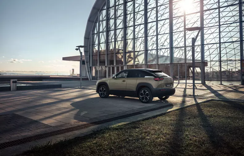 Mazda MX-30 motor rotativ 6