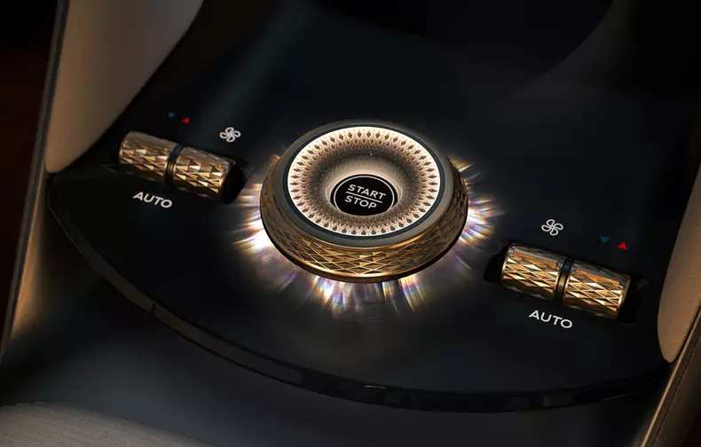 30 – EXP 15 Interior